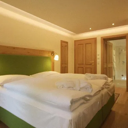 Hollwegers - Lisl 4*