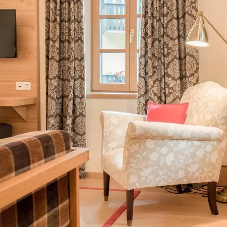 Hollwegers - Lisl Sankt Gilgen